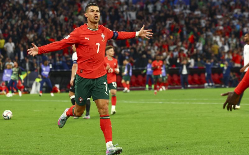 Pele có phải GOAT bóng đá